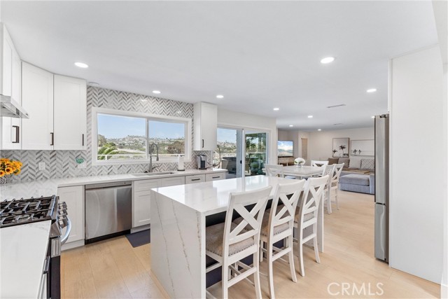 3208 Calle Grande, San Clemente CA: https://media.crmls.org/medias/69ff36cb-2ab6-409c-bba9-b186cdc37b0b.jpg