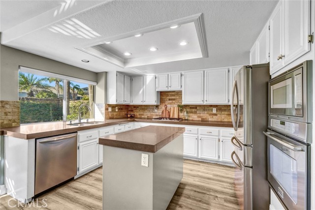 Detail Gallery Image 15 of 47 For 6305 Saint Francis Ct, Yorba Linda,  CA 92886 - 4 Beds | 3 Baths