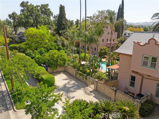 405 W Olive Avenue, Redlands CA: https://media.crmls.org/medias/69ff5eec-11bd-4ced-8b40-fbab5fc9657d.jpg