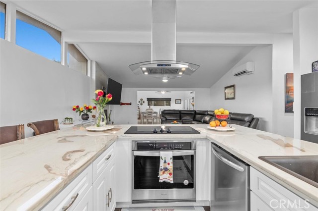 2165 W General Street, Rancho Palos Verdes CA: https://media.crmls.org/medias/69ffb94b-95da-467c-9560-b402f7881d97.jpg