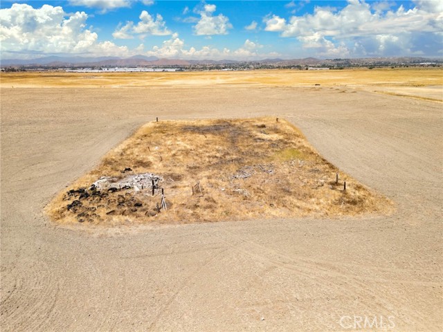 27200 San Jacinto, Perris CA: https://media.crmls.org/medias/6a015ca2-c132-4a9b-929e-3df0ade753d6.jpg