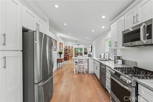 Detail Gallery Image 10 of 23 For 26816 Cold Springs St, Calabasas,  CA 91301 - 3 Beds | 3 Baths