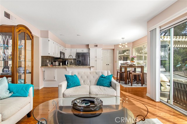 Detail Gallery Image 15 of 57 For 30155 Campo Verde, Temecula,  CA 92592 - 4 Beds | 2/1 Baths