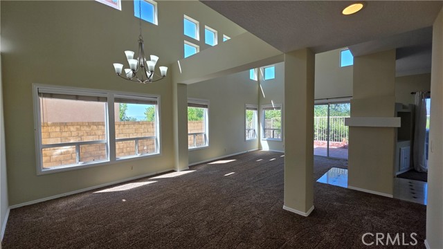 19431 San Marino Court, Newhall CA: https://media.crmls.org/medias/6a03bfa4-984d-4228-b49d-9e15a1c96b42.jpg