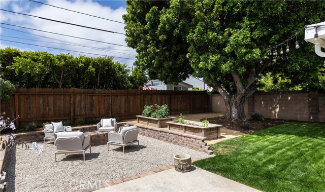 273 Albert Place, Costa Mesa CA: https://media.crmls.org/medias/6a044653-f30a-4df3-ae13-51be85e8afe4.jpg