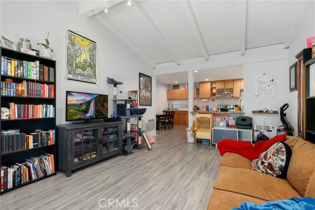 Detail Gallery Image 6 of 18 For 1345 Cabrillo Park #N04,  Santa Ana,  CA 92701 - 2 Beds | 2 Baths