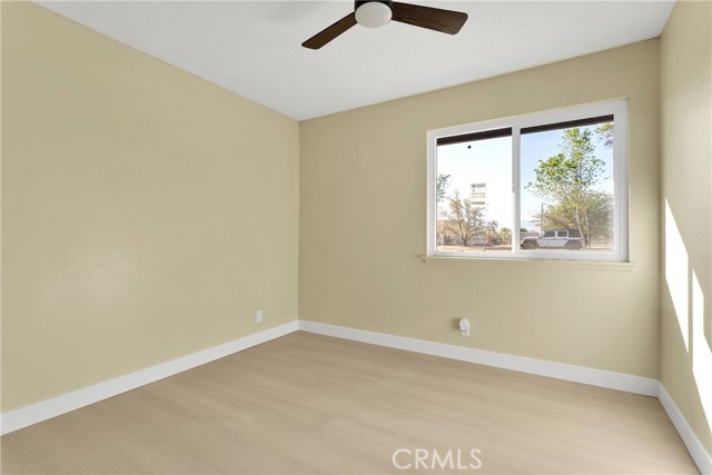 15130 Flathead Road, Apple Valley CA: https://media.crmls.org/medias/6a05ee90-cca8-4d86-b342-cdac43a882d6.jpg