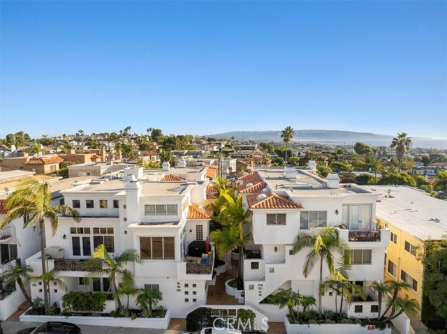 Detail Gallery Image 35 of 40 For 708 Manhattan Beach Bld, Manhattan Beach,  CA 90266 - 2 Beds | 3 Baths