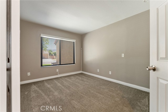 Detail Gallery Image 14 of 31 For 5809 Almond Valley Way, Lancaster,  CA 93536 - 4 Beds | 3 Baths
