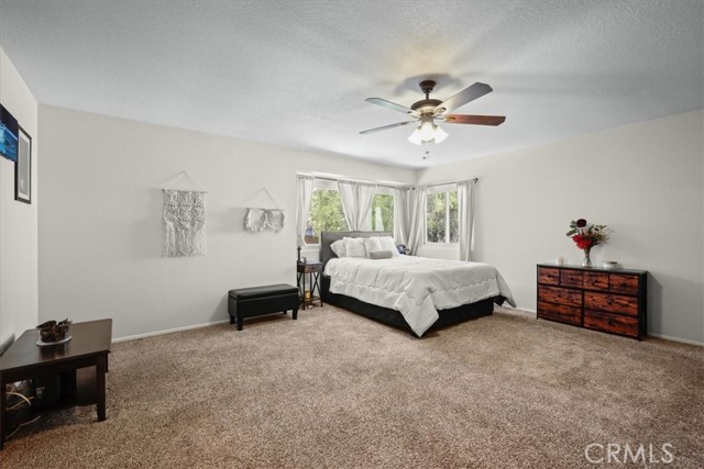 Detail Gallery Image 19 of 70 For 15717 Rosehaven Ln, Canyon Country,  CA 91387 - 3 Beds | 2/1 Baths