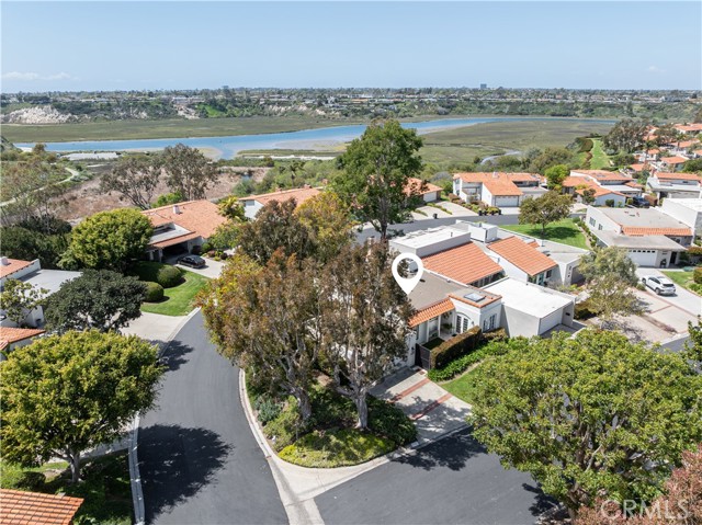 Detail Gallery Image 3 of 4 For 2001 Baja, Newport Beach,  CA 92660 - 3 Beds | 2 Baths