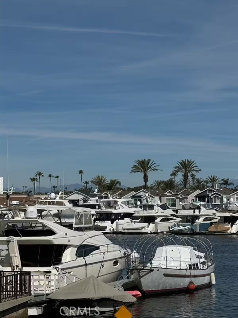 Detail Gallery Image 11 of 41 For 222 20th, Newport Beach,  CA 92663 - 3 Beds | 2 Baths