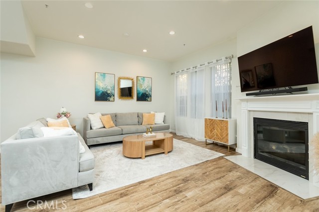 Detail Gallery Image 15 of 43 For 3960 Pennsylvania Ave #107,  La Crescenta,  CA 91214 - 3 Beds | 2/1 Baths