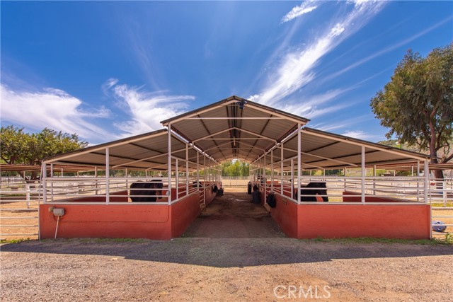 30505 Sloan Canyon Road, Castaic CA: https://media.crmls.org/medias/6a098158-8a0f-4833-b95f-24c51048dfe9.jpg