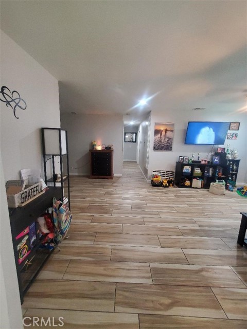 2431 12th Street, Riverside CA: https://media.crmls.org/medias/6a0a04de-ff27-40dc-8767-66cc8db33555.jpg