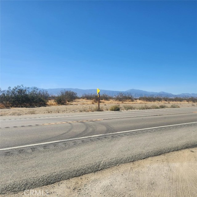11 Palmdale Road, Pinon Hills CA: https://media.crmls.org/medias/6a0a32b6-65de-4f41-acca-dda9b7f7958c.jpg