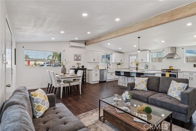 Detail Gallery Image 6 of 33 For 456 N Begonia Ave, Ontario,  CA 91762 - 3 Beds | 2 Baths