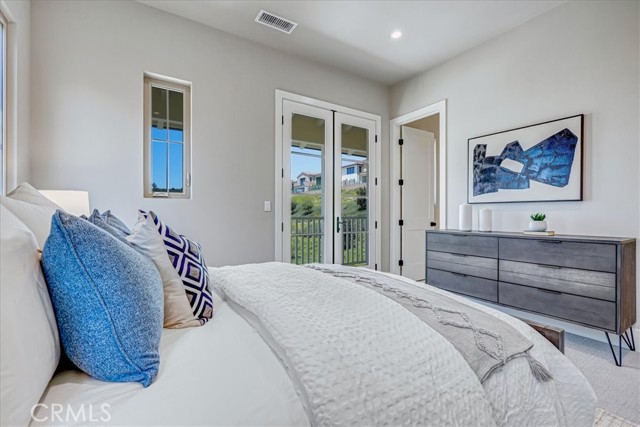 100 Bozeman, Irvine CA: https://media.crmls.org/medias/6a0ab3b9-1068-4a42-b490-cd1bd20f26ec.jpg