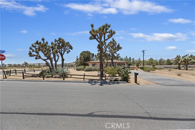 Detail Gallery Image 6 of 48 For 56287 Navajo Trl, Yucca Valley,  CA 92284 - 2 Beds | 1 Baths