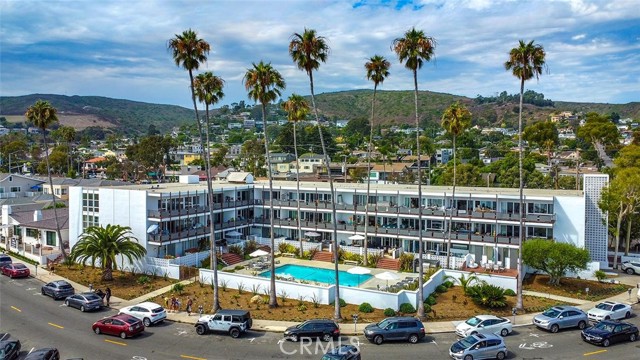 330 Cliff Drive, Laguna Beach CA: https://media.crmls.org/medias/6a0ace37-9445-46a7-8648-017b0f975c1c.jpg