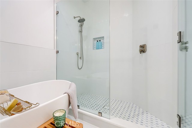 2621 Gates Avenue, Redondo Beach, California 90278, 4 Bedrooms Bedrooms, ,4 BathroomsBathrooms,Residential,Sold,Gates,PV23085389