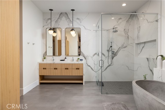 Detail Gallery Image 34 of 44 For 1615 Anita Ln, Newport Beach,  CA 92660 - 4 Beds | 4/1 Baths