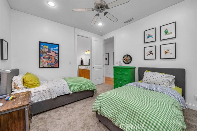 705 Juanita Avenue, Redondo Beach, California 90277, 5 Bedrooms Bedrooms, ,2 BathroomsBathrooms,Residential,Sold,Juanita,SB22157275