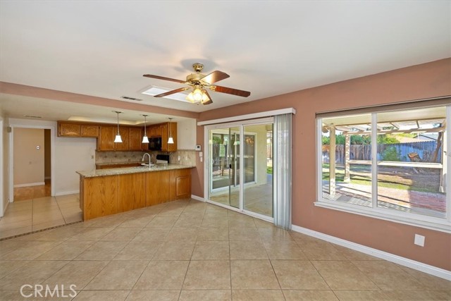 27580 Charlestown Drive, Menifee CA: https://media.crmls.org/medias/6a0b79db-712d-45f1-9839-108a7af959cf.jpg