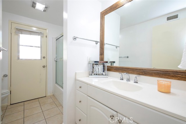 18119 Calvert Street photo 19