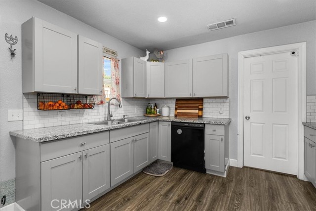 Detail Gallery Image 14 of 53 For 1158 Madison St, Red Bluff,  CA 96080 - 4 Beds | 3 Baths