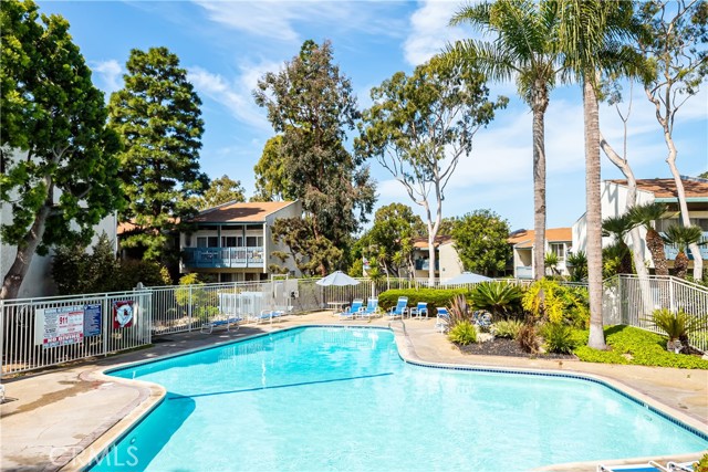 611 Prospect Avenue, Redondo Beach, California 90277, 2 Bedrooms Bedrooms, ,2 BathroomsBathrooms,Residential,Sold,Prospect,SB22076487