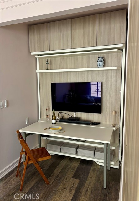 800 E Ocean Boulevard, Long Beach CA: https://media.crmls.org/medias/6a0d5dd1-9271-44d0-ac72-d3e794c1be5a.jpg