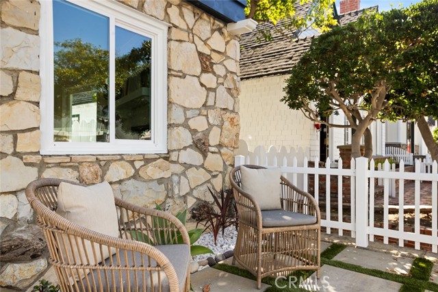 1585 Miramar Drive, Newport Beach CA: https://media.crmls.org/medias/6a0df077-dc01-492a-8522-bb5ff2174e42.jpg