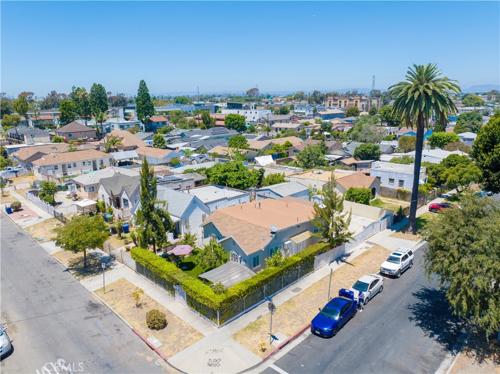 https://media.crmls.org/medias/6a0e51a4-20cc-4315-8ab9-a3dde76f8ad6.jpg?preset=X-Large