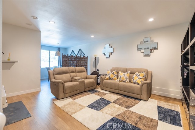 Detail Gallery Image 3 of 14 For 13901 Olive View Ln #68,  Sylmar,  CA 91342 - 3 Beds | 2/1 Baths