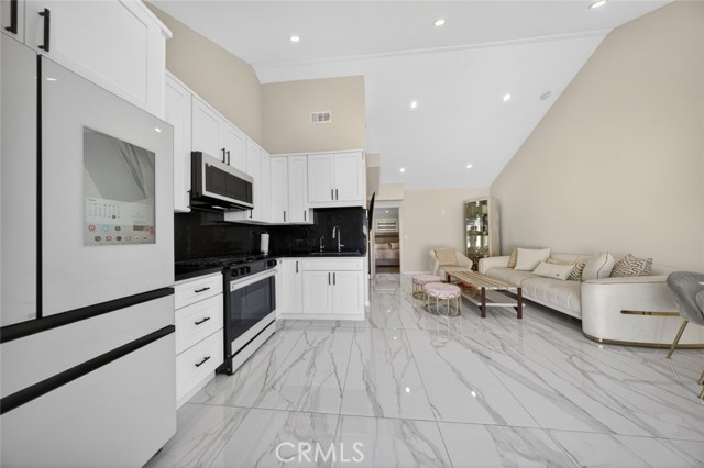 Detail Gallery Image 35 of 64 For 4926 Greenbush Ave, Sherman Oaks,  CA 91423 - 4 Beds | 3 Baths