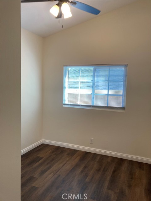 28769 Magnolia Way, Saugus CA: https://media.crmls.org/medias/6a0f2c01-6075-403d-9efe-c3507a2053f1.jpg