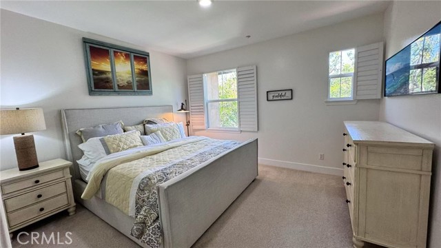 120 Jadestone, Irvine CA: https://media.crmls.org/medias/6a0f7bae-aaa2-4b38-9311-d70581e57887.jpg