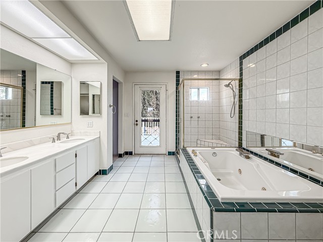 Detail Gallery Image 15 of 22 For 1814 Glenview Ave, Simi Valley,  CA 93063 - 4 Beds | 2/1 Baths