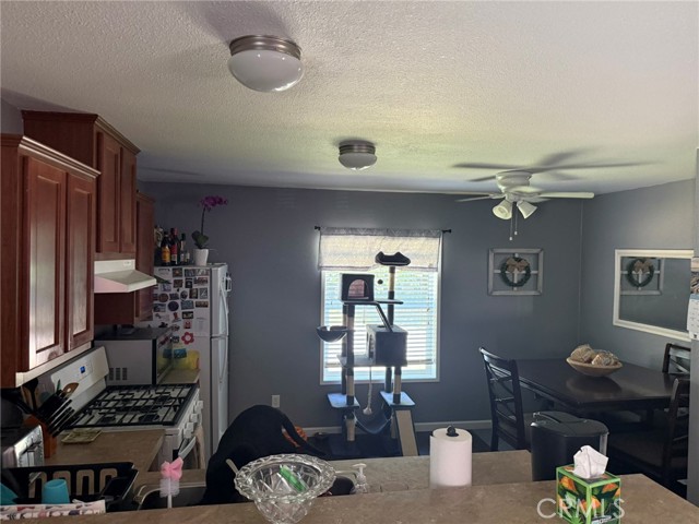 375 State 20 E Highway, Upper Lake CA: https://media.crmls.org/medias/6a0f9767-a1bc-43e4-a0fa-b31c7d294d84.jpg