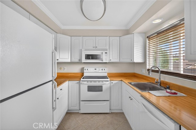 Detail Gallery Image 15 of 38 For 22679 Nadine Cir #B,  Torrance,  CA 90505 - 2 Beds | 1/1 Baths