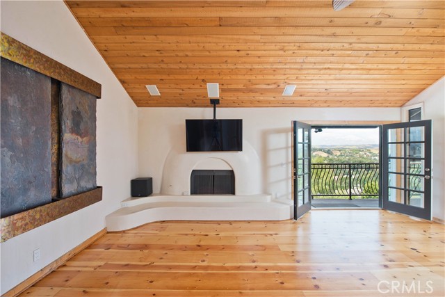 Detail Gallery Image 3 of 41 For 4389 San Blas Ave, Woodland Hills,  CA 91364 - 4 Beds | 2/1 Baths
