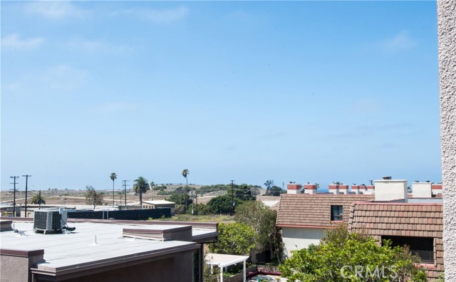 8300 Manitoba Street, Playa del Rey CA: https://media.crmls.org/medias/6a10f111-5313-434d-923c-d65959d178f2.jpg