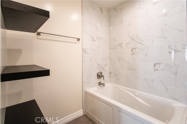 Detail Gallery Image 10 of 15 For 4401 W 58th Pl, Los Angeles,  CA 90043 - 3 Beds | 3/1 Baths
