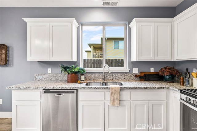 2851 Pin Oak Lane, Chico CA: https://media.crmls.org/medias/6a127e36-f950-43dc-926a-527bb83742d7.jpg