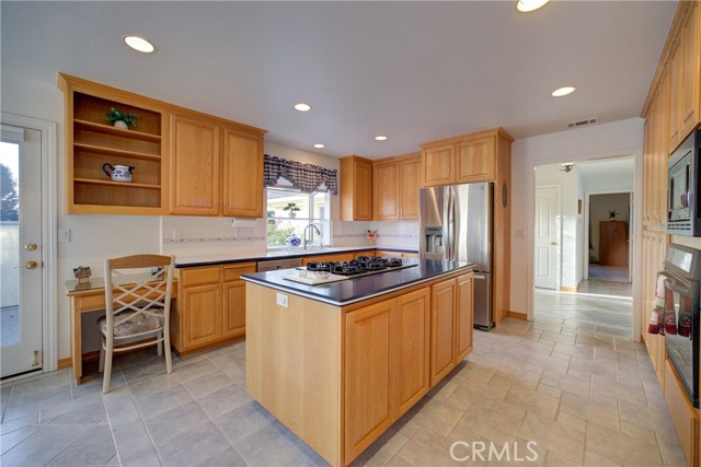 585 Red Tail Meadow Lane, Arroyo Grande CA: https://media.crmls.org/medias/6a129f5c-d33b-4d62-a5c0-7842f4b26ba3.jpg