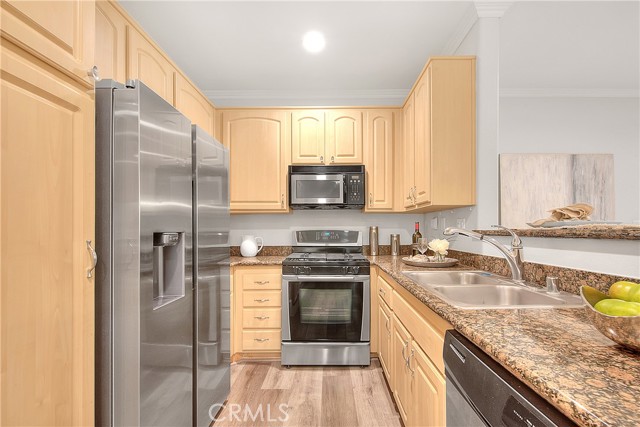 Detail Gallery Image 9 of 51 For 300 N El Molino Ave #118,  Pasadena,  CA 91101 - 2 Beds | 2 Baths