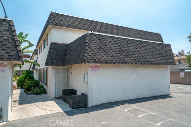 927 S Webster Avenue, Anaheim CA: https://media.crmls.org/medias/6a143e62-9f6a-4c12-a4ed-634bb2ae2352.jpg