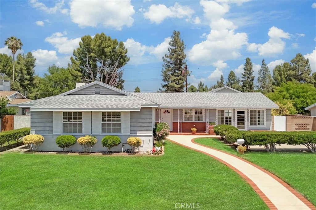 7446 Woodlake Avenue