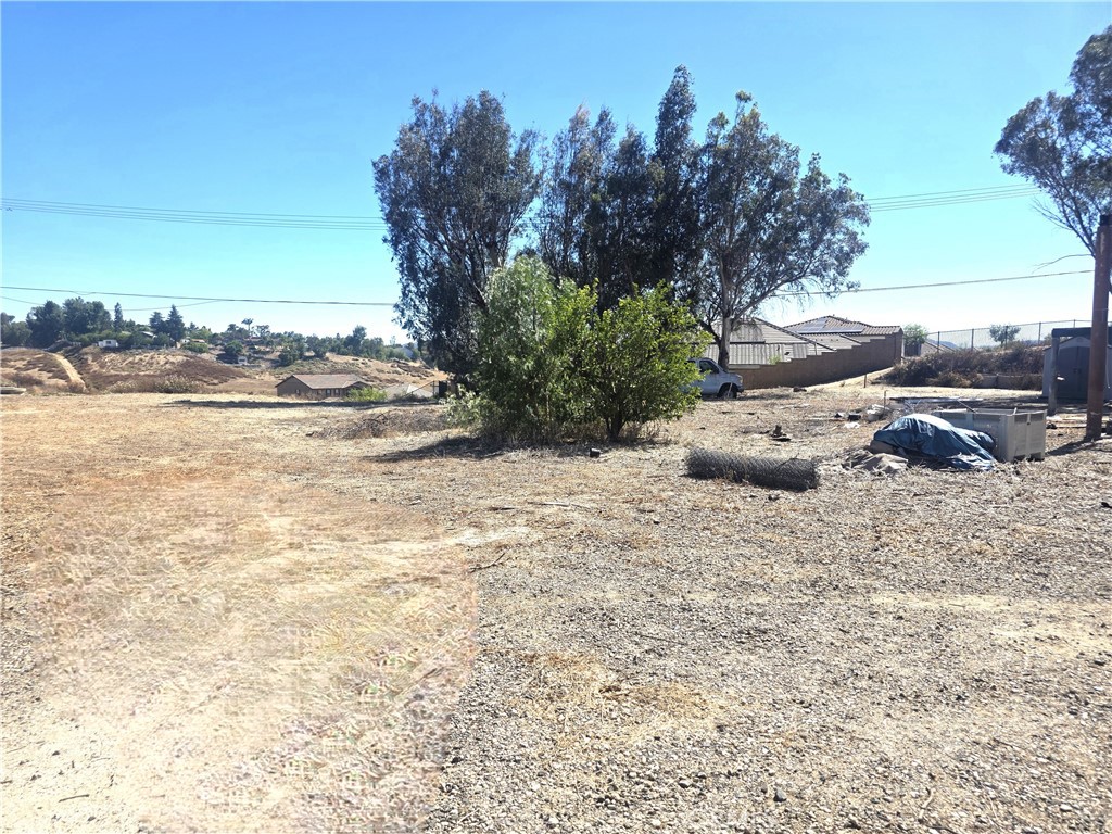 https://media.crmls.org/medias/6a149d85-c664-42b2-94e5-851de235d845.jpg?preset=X-Large